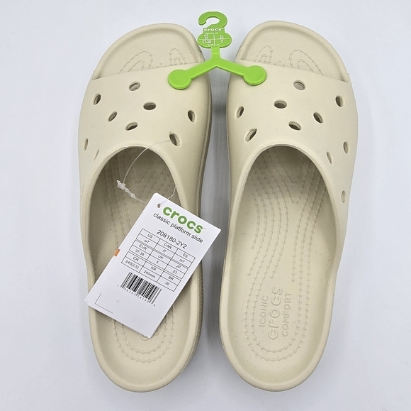 ⭐️40% Off⭐️ Crocs Classic Platform Slide in Bone - Picture 3 of 8